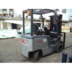 Xe nâng điện TCM 2,5T
